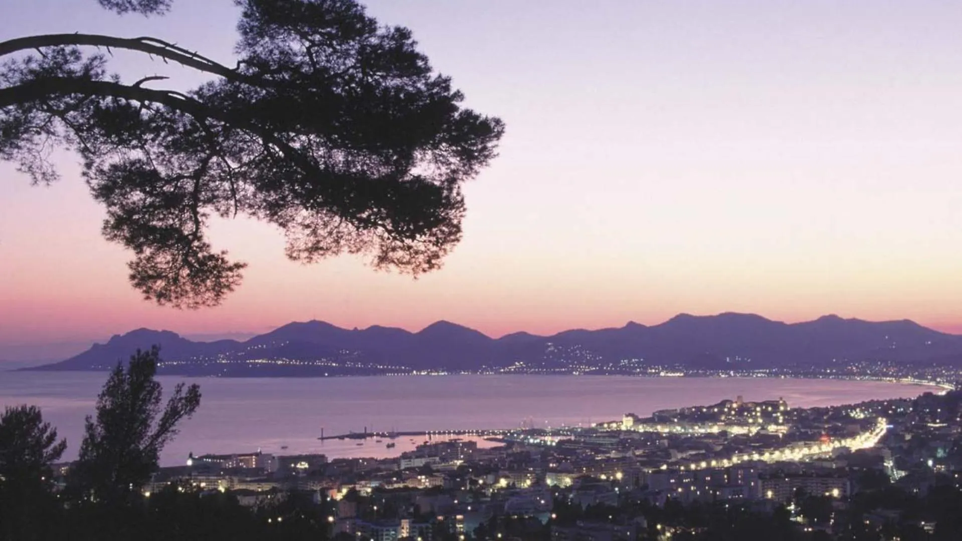 Bessons Apartment Cannes 0*,